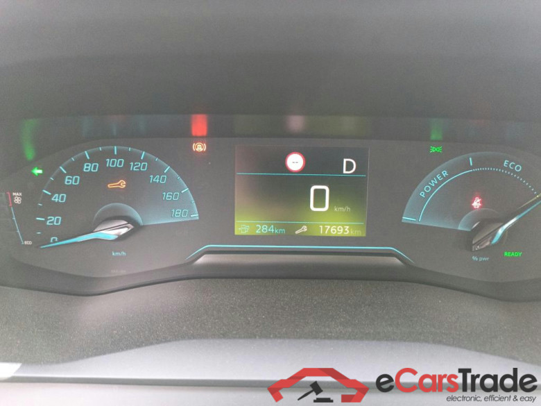 PEUGEOT e-208 / 2019 / 5P / berlina con portón Eléctrico Active #5