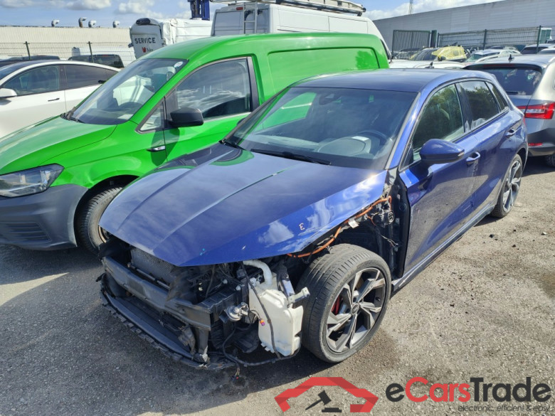 Audi A3 Sportback 1.4 45 TFSI e S Line Competition 5d  !! Damaged car !!!
