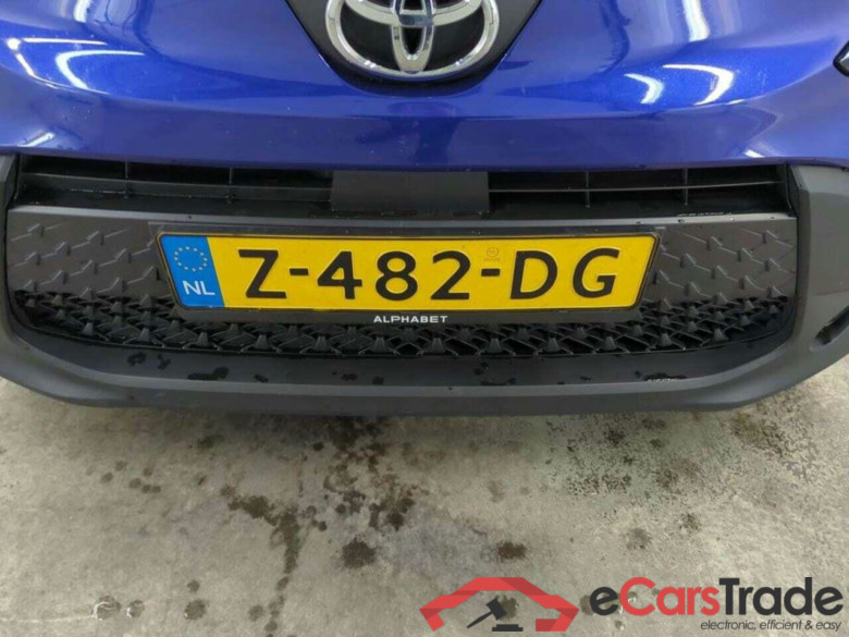TOYOTA Aygo X 1.0 VVT-i MT Play #4