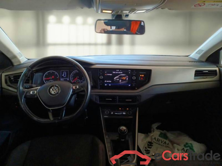 VOLKSWAGEN POLO / 2017 / 5P / BERLINA 1.6 TDI SCR 70KW BUSINESSCOMFORTLINE BMT #3