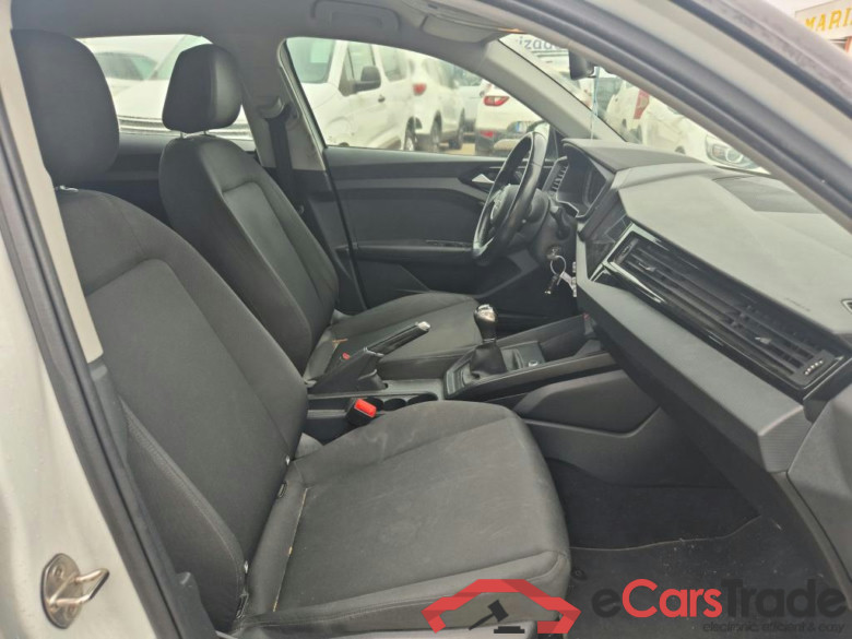 AUDI A1 / 2018 / 5P / berlina con portón Sportback Advanced 25 TFSI 70kW (95CV) (CX) #6