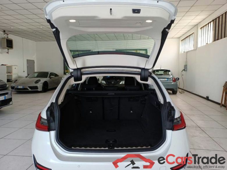 BMW SERIE 3 / 2018 / 5P / STATION WAGON 318D TOURING #4