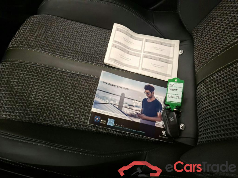 Peugeot 208 GT-Line 1.2 PureTech 100 EAT8 5d #4
