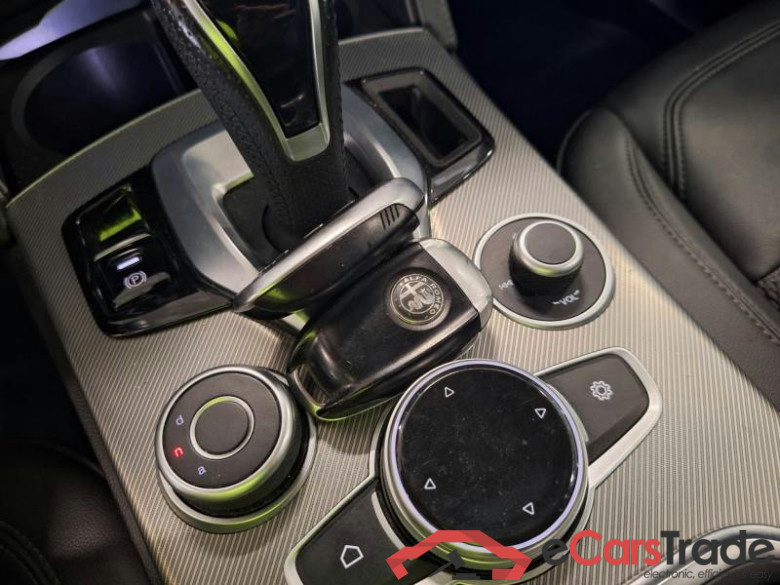 ALFA ROMEO STELVIO / 2017 / 5P / SUV 2.2 TD 190 CV SPRINT AT8 Q4 #6