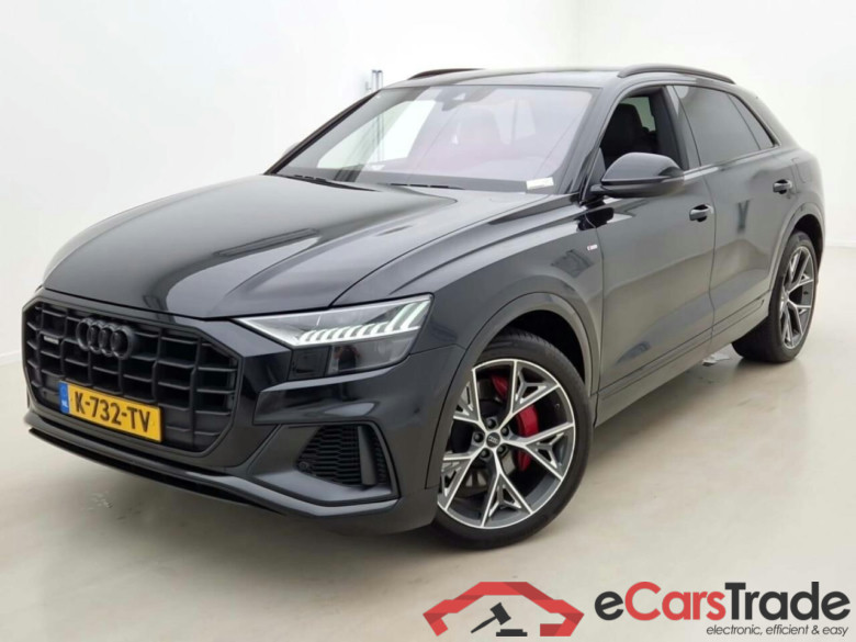 AUDI Q8 60 TFSI e quattro Competition