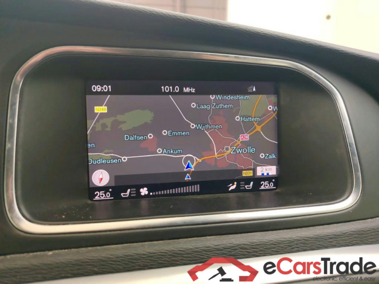 VOLVO V40 112 kW #2