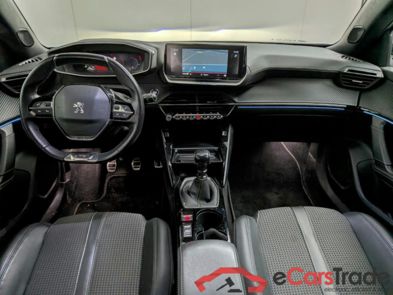 PEUGEOT 2008 1.2 PureTech GT #5
