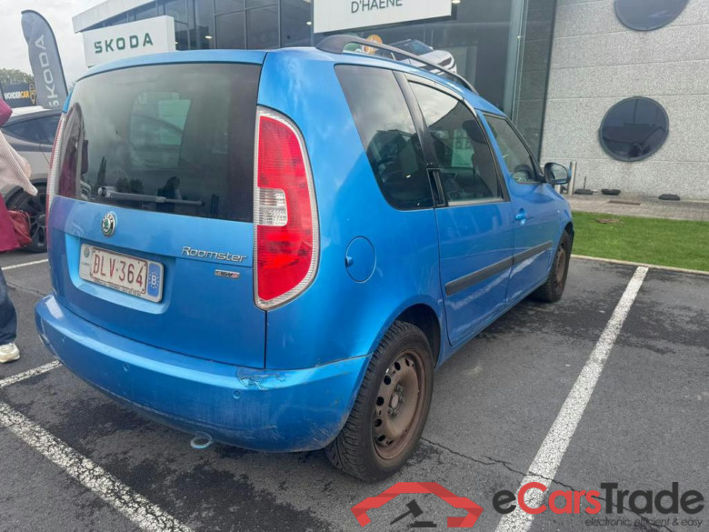 SKODA Roomster 1.6i Ambiente Tiptronic #3
