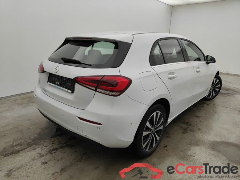 Mercedes-Benz A-Klasse A 250 e Business Solution 5d #2