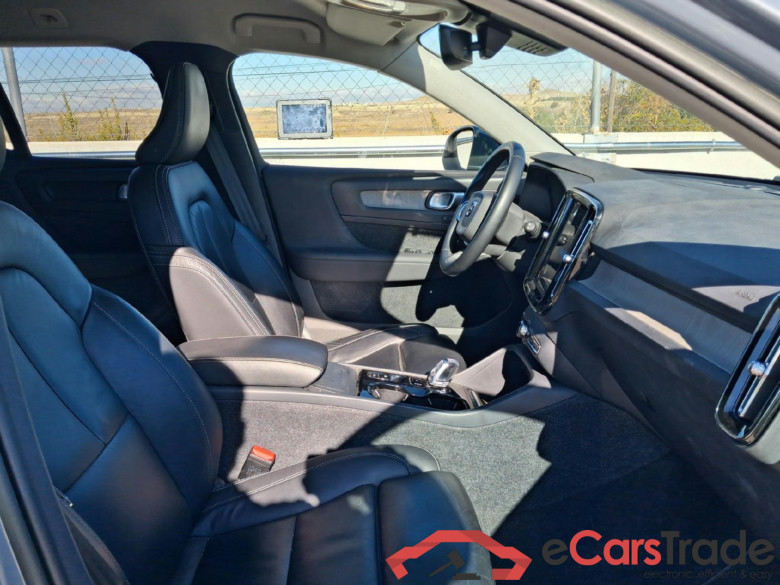VOLVO XC40 / 2021 / 5P / todoterreno 2.0 B3 G Plus Bright Auto #6