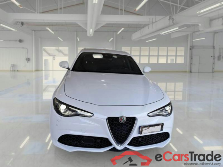 ALFA ROMEO GIULIA / 2016 / 4P / BERLINA 2.2 TD 210 CV TI AT8 Q4 #6