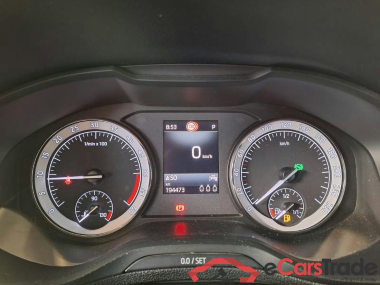 SKODA KAROQ / 2017 / 5P / SUV 2.0 TDI 110KW EVO SCR EXECUTIVE DSG 4WD #4