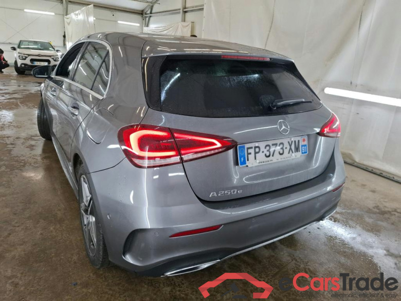 MERCEDES-BENZ Classe A Compact  2018  5P  Berline A 250 e AMG Line 8GDCT #2