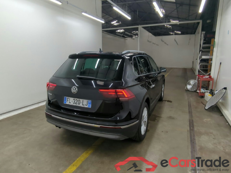 VOLKSWAGEN Tiguan / 2016 / 5P / SUV 2.0 TDI 150 DSG7 Carat #3
