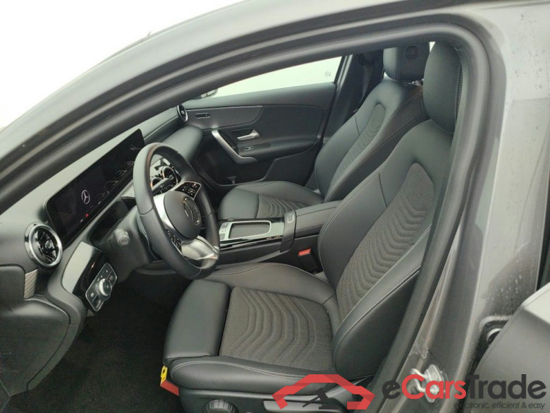 Mercedes-Benz Classe A A 180 Business Line 5d #3