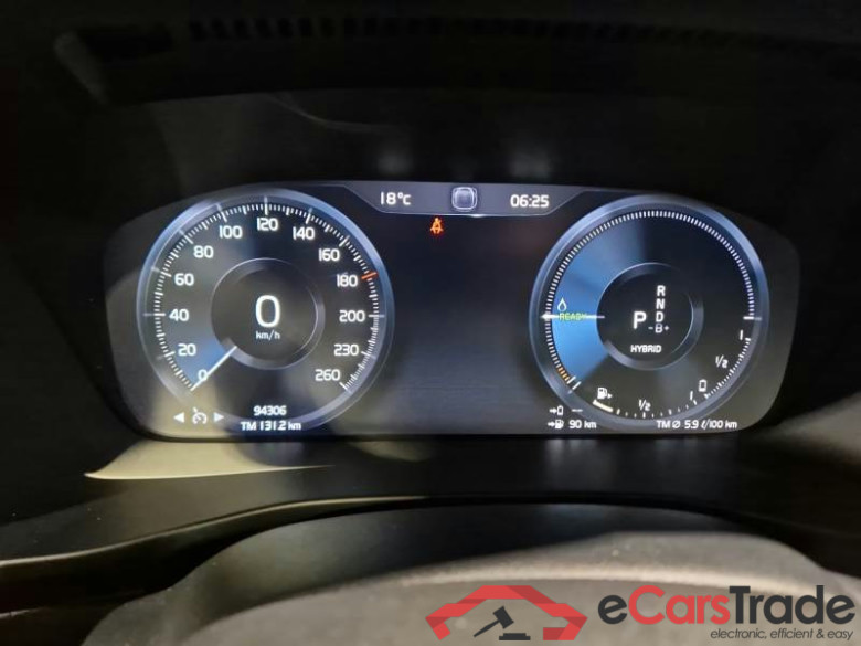 VOLVO XC40 / 2017 / 5P / SUV T5 PLUG-IN HYBRID RECH INSCRIP EXPR MY21 #4