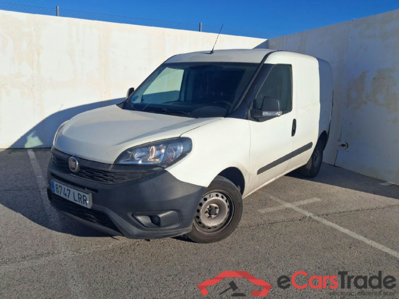 FIAT Doblò Cargo/2015/3P/furgón derivado de turismo Cargo Base Plus 1.3 Mjet 70kW (95CV)