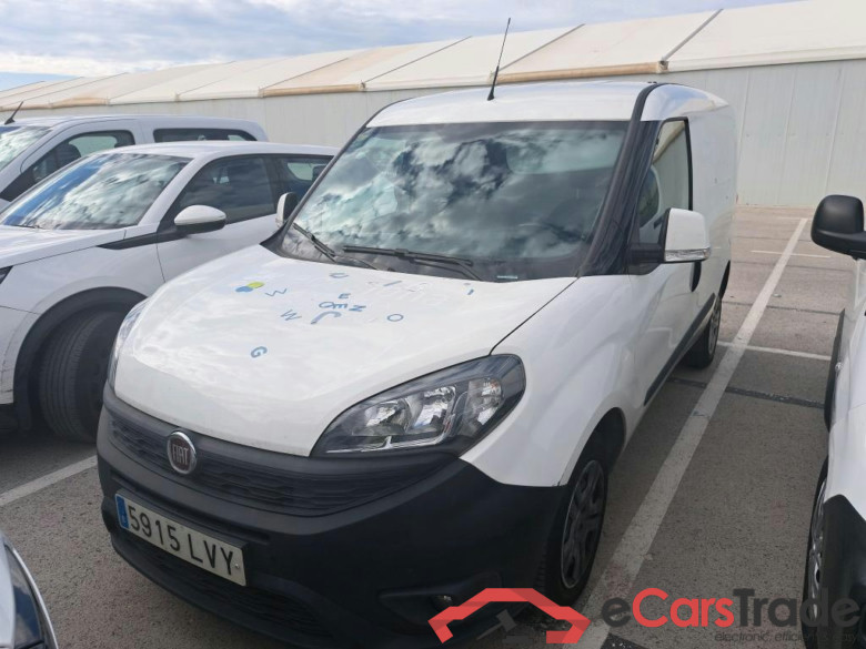 FIAT Doblò Cargo/2015/4P/furgón derivado de turismo Cargo SX 1.6 Mjet 66kW (90CV) (AC) #1
